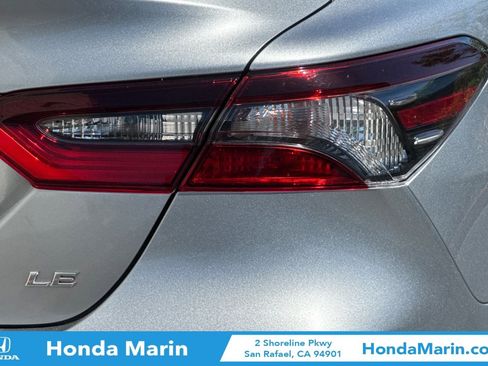 Used 2021 Toyota Camry LE FWD image 33