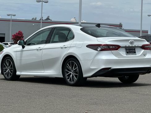 Used 2022 Toyota Camry XLE w/ Navigation Upgrade Package AWD/4WD image 7