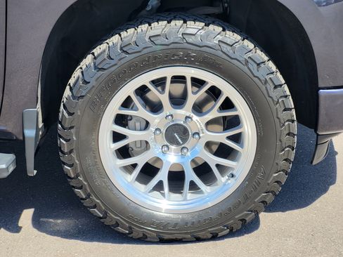 Used 2023 Chevrolet Silverado 1500 High Country w/ Technology Package AWD/4WD image 8