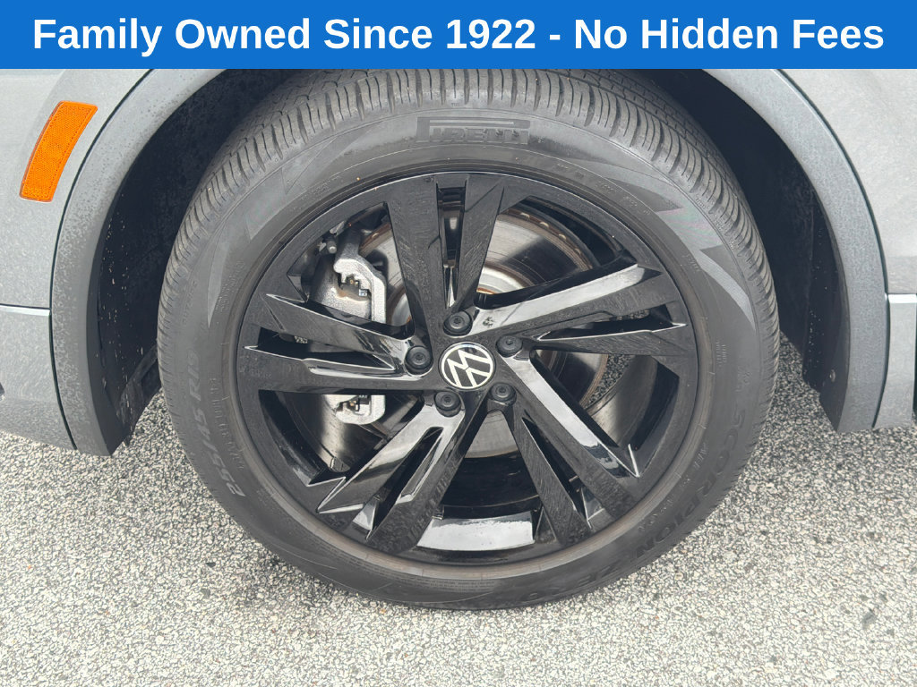 Used 2024 Volkswagen Tiguan SE R-Line FWD image 11