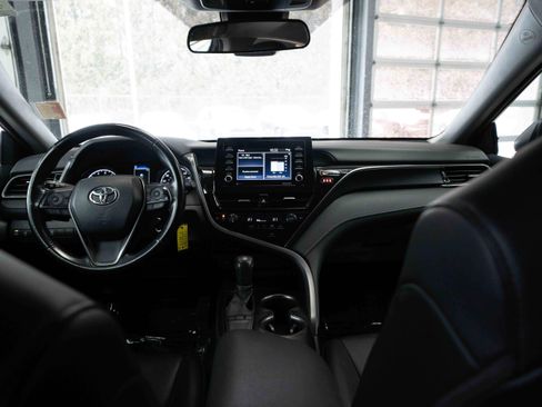 Used 2024 Toyota Camry SE image 20