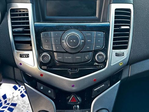 Used 2014 Chevrolet Cruze LT image 20