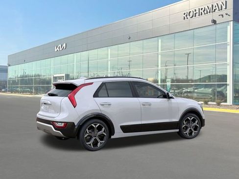 New 2025 Kia Niro SX Touring image 6