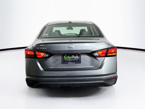 Used 2025 Nissan Altima 2.5 SV FWD image 7