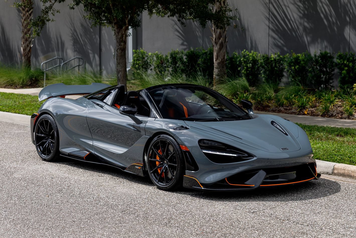 Used 2022 McLaren 765LT RWD image 9
