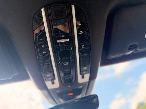 Used 2019 Porsche Cayenne AWD/4WD image 27