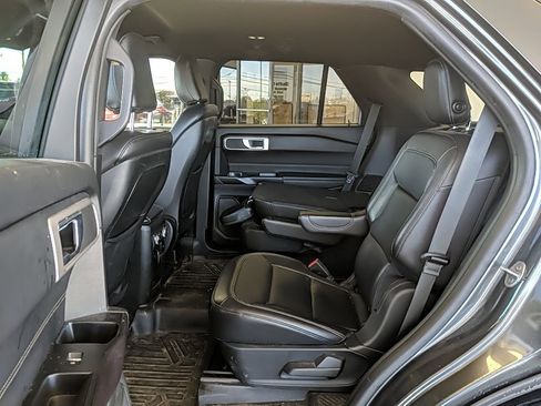 Used 2020 Ford Explorer XLT w/ Equipment Group 202A image 14