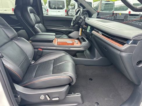 New 2026 Lincoln Navigator L Black Label AWD/4WD image 14