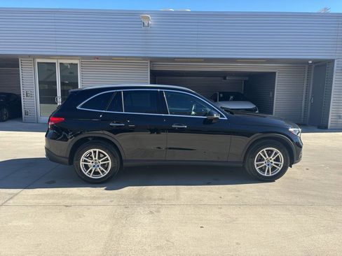 Used 2025 Mercedes-Benz GLC 300 4MATIC image 4