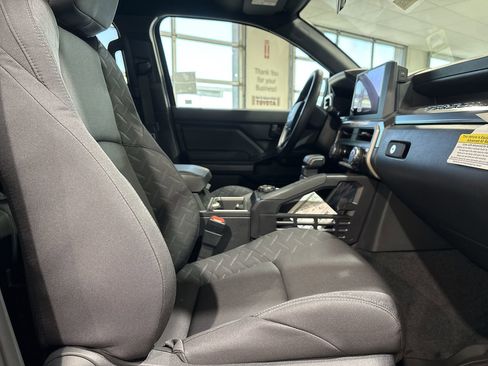 New 2026 Toyota Tacoma SR5 AWD/4WD image 25