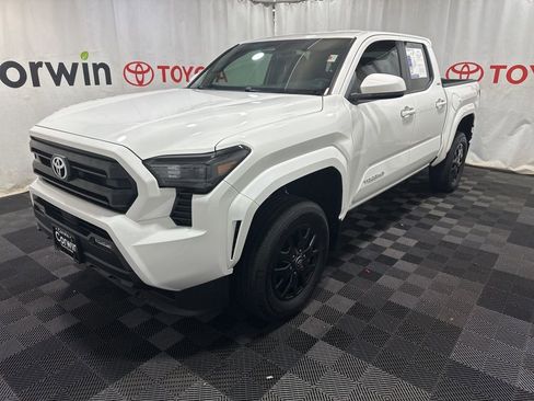 Used 2024 Toyota Tacoma SR5 image 3