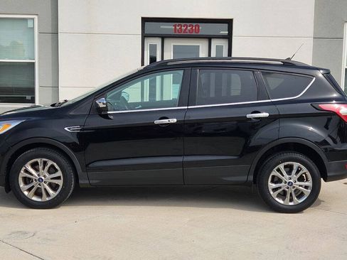 Used 2018 Ford Escape SE w/ SE Sync 3 Package AWD/4WD image 3