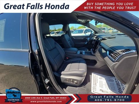 Used 2025 GMC Acadia Elevation w/ Elevation Premium Package AWD/4WD image 16
