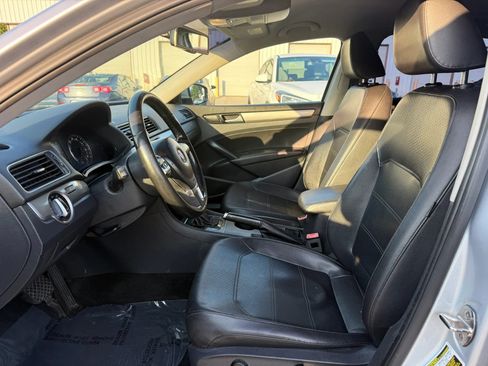 Used 2015 Volkswagen Passat 1.8T Limited Edition FWD image 2