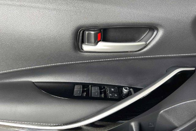 Used 2021 Toyota Corolla XSE FWD image 17