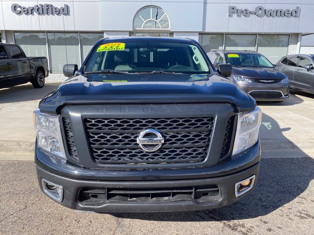 Used 2018 Nissan Titan SV AWD/4WD image 10