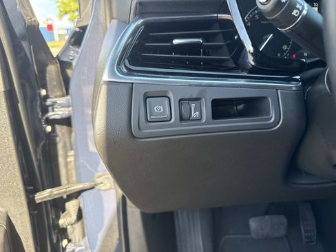 Used 2025 Cadillac XT6 Premium Luxury image 34