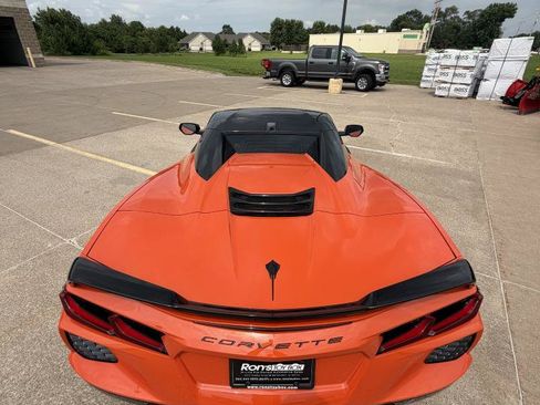 Used 2021 Chevrolet Corvette Stingray Premium Conv w/ Z51 Performance Package RWD image 5