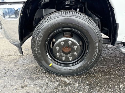 Used 2024 RAM 3500 Big Horn image 10