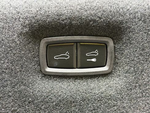 Certified 2025 Porsche Taycan 4 image 14