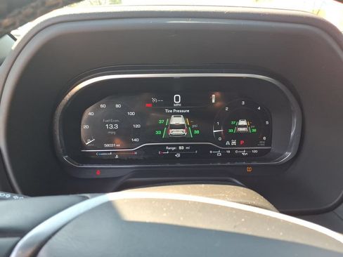Used 2023 GMC Yukon SLT w/ SLT Premium Package AWD/4WD image 18