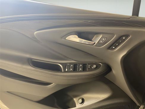 Used 2019 Buick Envision Essence AWD/4WD image 17