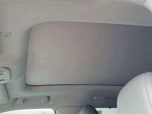 Used 2024 Toyota Highlander Platinum image 13