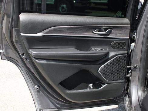 Used 2021 Jeep Grand Cherokee L Limited image 33