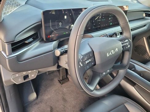 Used 2026 Kia EV9 Wind image 24