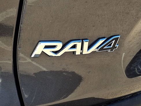 Certified 2021 Toyota RAV4 XLE image 30