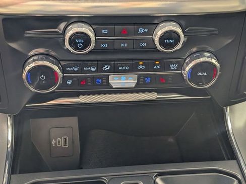 Used 2025 Ford F150 Lariat w/ Equipment Group 501A Mid AWD/4WD image 23