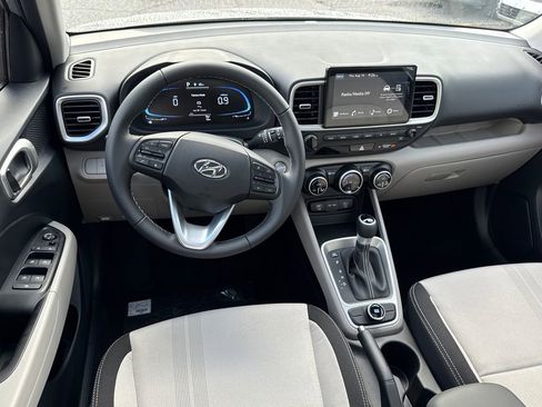 New 2025 Hyundai Venue SEL image 14