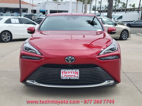 Certified 2025 Toyota Mirai XLE image 8