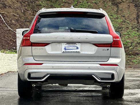 Certified 2025 Volvo XC60 B5 Plus image 5