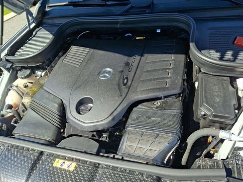 Certified 2025 Mercedes-Benz GLE 450 4MATIC image 30