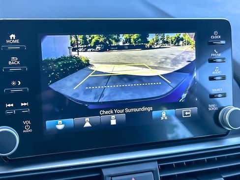 Used 2022 Honda Accord EX-L image 25
