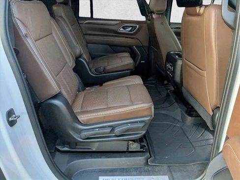 Used 2021 Chevrolet Suburban High Country w/ Premium Package image 18