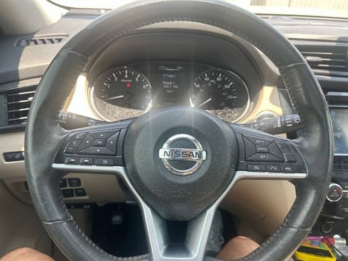 Used 2017 Nissan Rogue SL w/ SL Premium Package FWD image 22