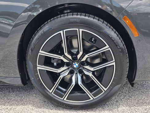 New 2026 BMW 750e xDrive w/ Premium Package AWD/4WD image 9