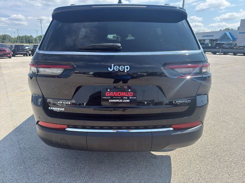 Used 2023 Jeep Grand Cherokee L Limited AWD/4WD image 6
