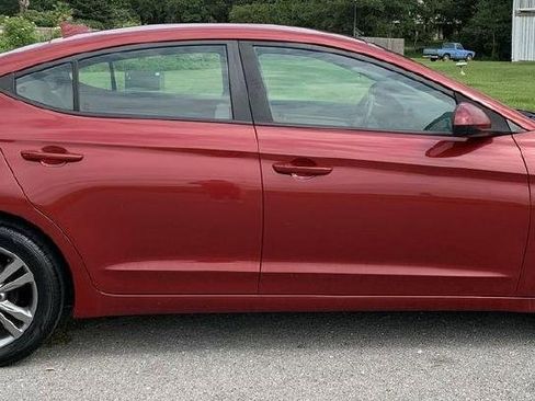 Used 2017 Hyundai Elantra SE image 9