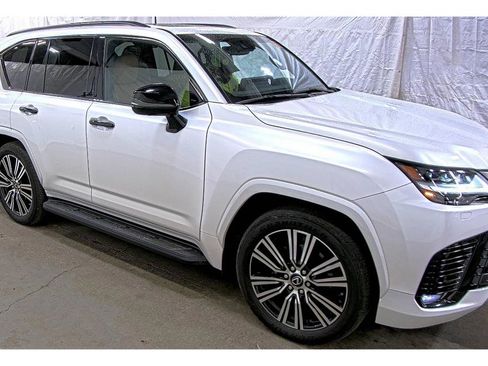 Used 2023 Lexus LX 600 4WD w/ Appearance Package image 1
