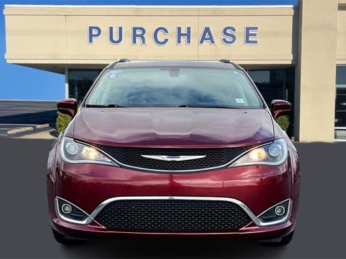 Used 2018 Chrysler Pacifica Touring-L image 2