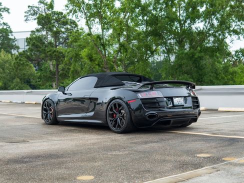 Used 2011 Audi R8 V10 image 7