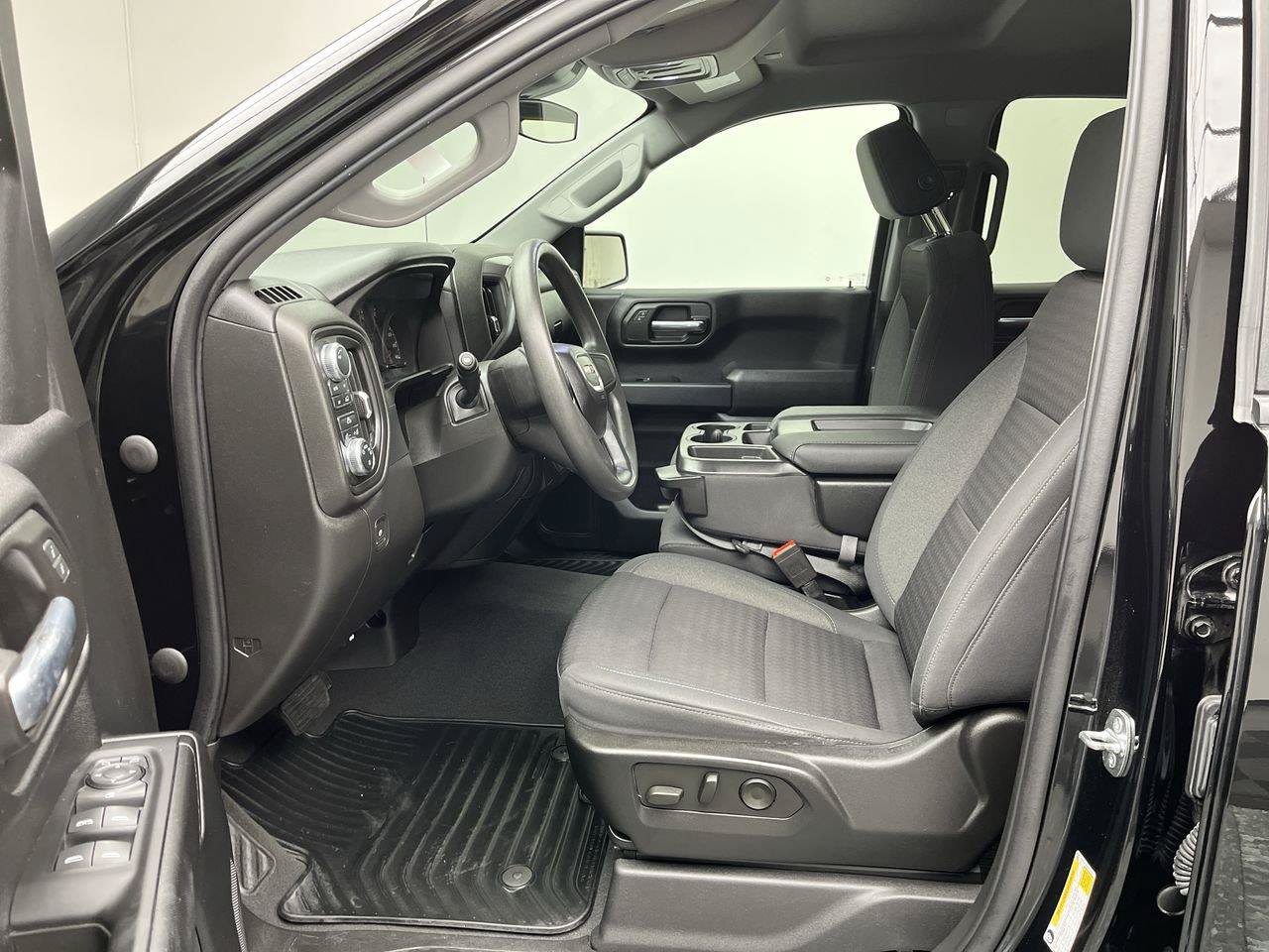 Certified 2022 GMC Sierra 1500 Pro w/ Pro Value Package AWD/4WD image 3