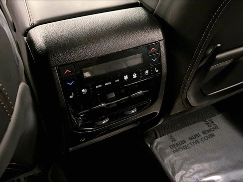 Used 2023 Jeep Grand Cherokee L Summit AWD/4WD image 34