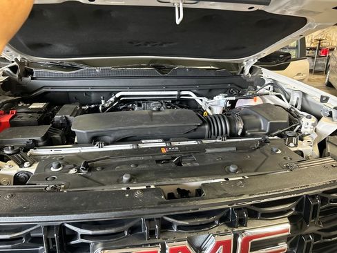 New 2026 GMC Canyon Elevation w/ Convenience Package image 10