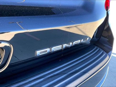 Used 2023 GMC Yukon Denali Ultimate image 8