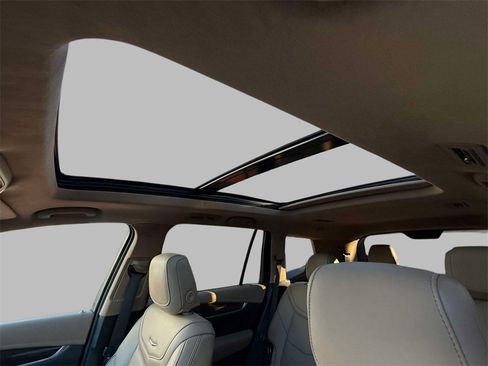 Used 2025 Cadillac XT6 Sport w/ Platinum Package image 23