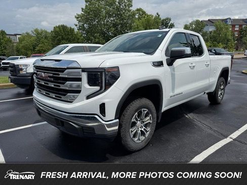 Used 2025 GMC Sierra 1500 SLE RWD image 1
